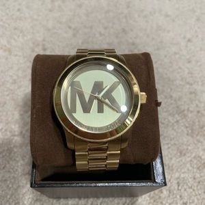 Meet your Posher, Senad